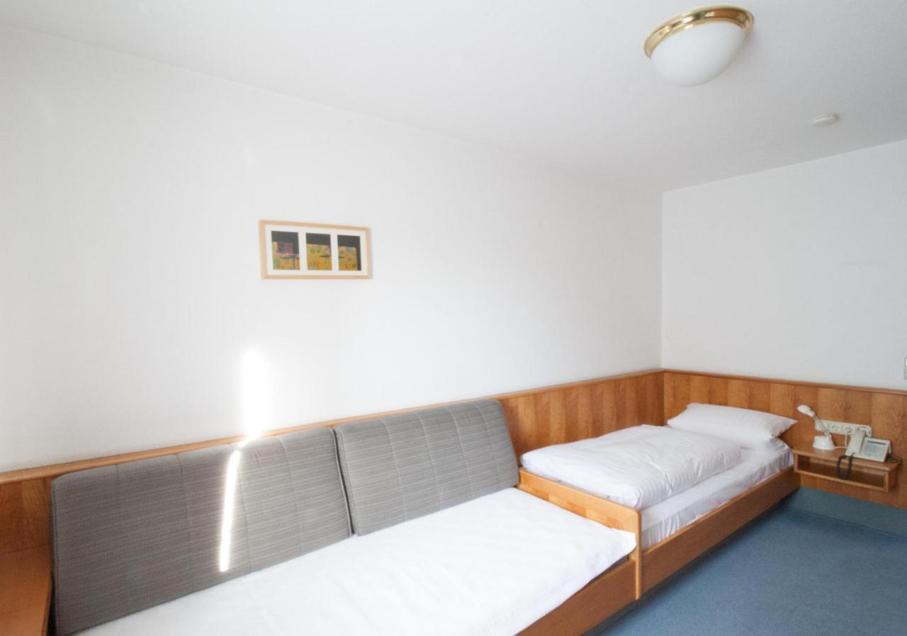 Hotel Krone Strassdorf Schwäbisch Gmünd Buitenkant foto