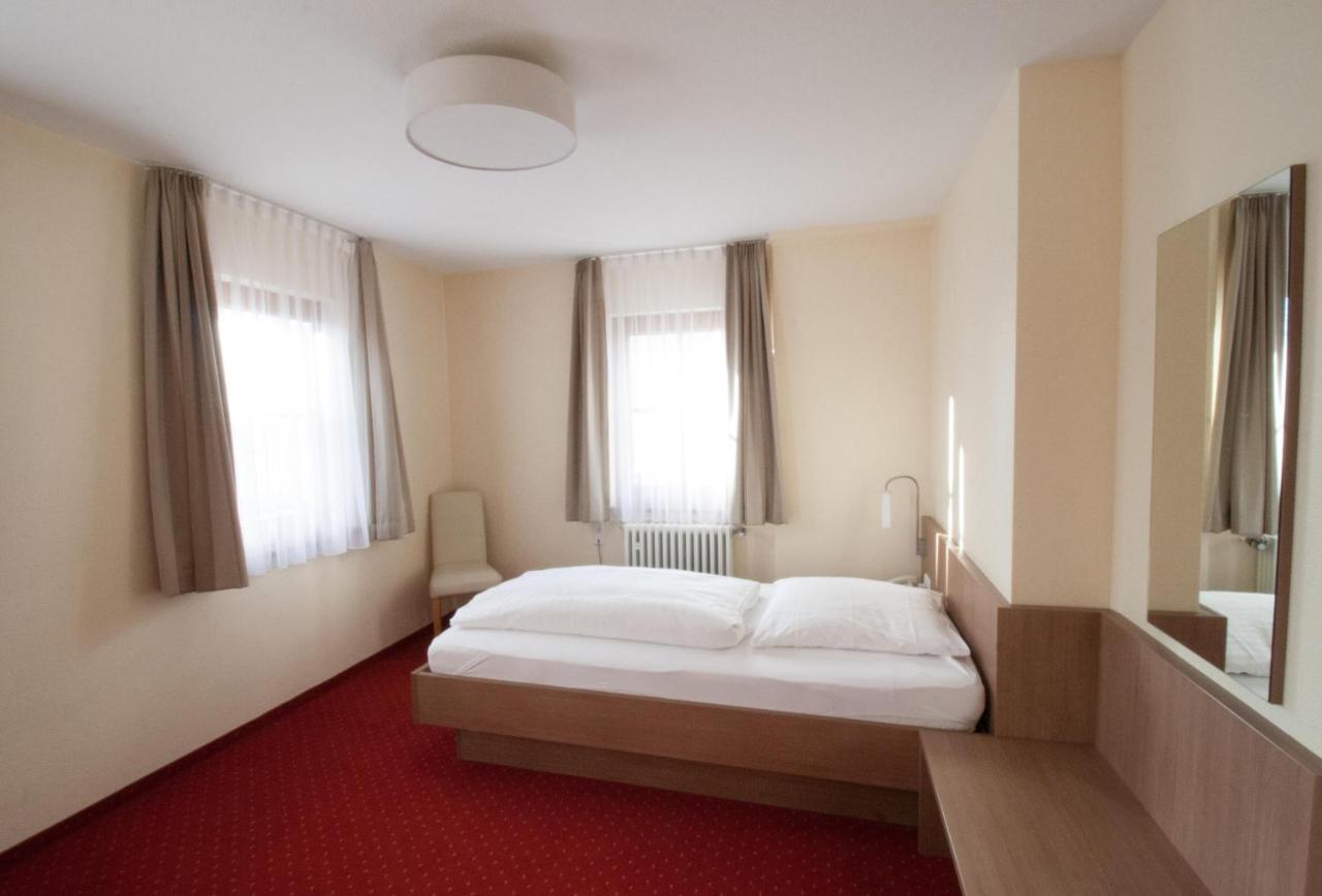 Hotel Krone Strassdorf Schwäbisch Gmünd Buitenkant foto